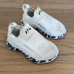 APL Kids Sneakers in White and Black
